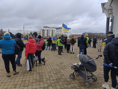 "800 мільйонів на військо": у Луцьку відбувся марш протесту. Що вимагали люди "800 мільйонів на військо": у Луцьку відбувся марш протесту. Що вимагали люди
