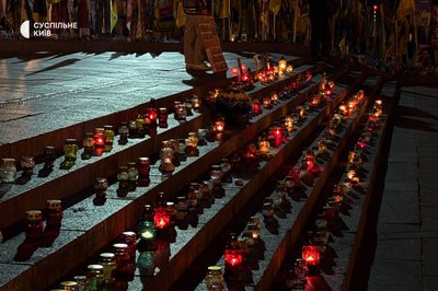 Вогні пам'яті запалили на Майдані Незалежності у Києві Вогні пам'яті запалили на Майдані Незалежності у Києві