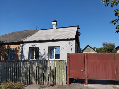 Тиждень після обстрілу 7 вересня: у Полтаві ремонтують будинки та двори Тиждень після обстрілу 7 вересня: у Полтаві ремонтують будинки та двори