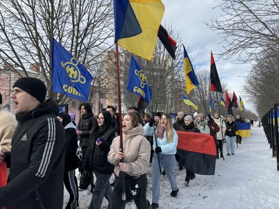 У Полтаві влаштували пам’ятну ходу до Дня Героїв Небесної Сотні У Полтаві влаштували пам’ятну ходу до Дня Героїв Небесної Сотні