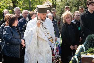 В Ужгороді попрощалися із захисником Віктором Чинадієм В Ужгороді попрощалися із захисником Віктором Чинадієм