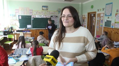 У Житомирських ліцеях обговорюють законопроєкт про обмеження гаджетів під час уроків У Житомирських ліцеях обговорюють законопроєкт про обмеження гаджетів під час уроків