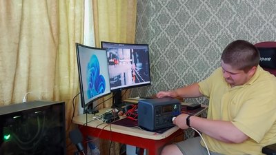 Без світла, але з інтернетом: жителі Хмельниччини й міста діляться лайфхаками