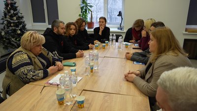 "Людина може бути розміщена, лише як інша помре": евакуаційники про проблему з розміщенням маломобільних переселенців "Людина може бути розміщена, лише як інша помре": евакуаційники про проблему з розміщенням маломобільних переселенців