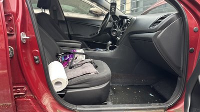 Затоплені автівки та забиті стоки: як у Миколаєві ліквідовують наслідки після сильної зливи Затоплені автівки та забиті стоки: як у Миколаєві ліквідовують наслідки після сильної зливи
