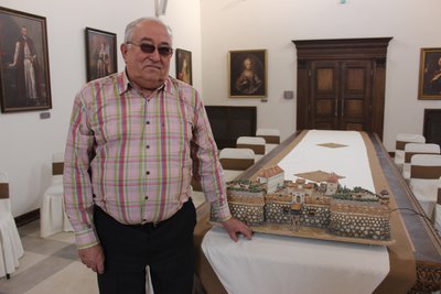 Дубенський замок в мініатюрі: музею на Рівненщині подарували мінікопію з мушель Дубенський замок в мініатюрі: музею на Рівненщині подарували мінікопію з мушель