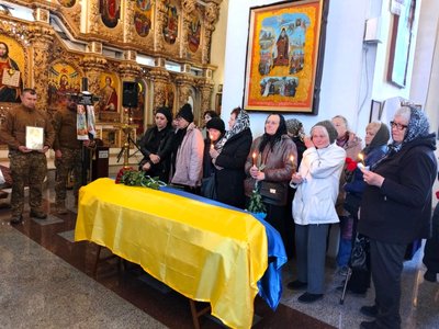 У Полтаві попрощалися зі солдатом Русланом Левадним, який поліг на Харківщині У Полтаві попрощалися зі солдатом Русланом Левадним, який поліг на Харківщині