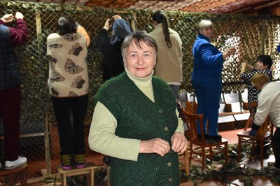 Сплели 40 000 квадратних метрів маскувальної сітки: як волонтерський гурт з Житомирщини допомагає військовим Сплели 40 000 квадратних метрів маскувальної сітки: як волонтерський гурт з Житомирщини допомагає військовим