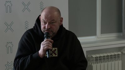 Вишиту книгу "Листи до сина" Василя Стуса презентували у Рівному Вишиту книгу "Листи до сина" Василя Стуса презентували у Рівному
