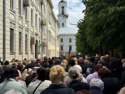 "Він мав геніальну фразу: "Всі ми тимчасові, а місто вічне". У Чернівцях прощаються з ексмером Миколою Федоруком "Він мав геніальну фразу: "Всі ми тимчасові, а місто вічне". У Чернівцях прощаються з ексмером Миколою Федоруком