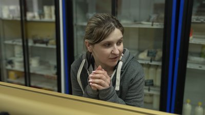 Другу добу без світла, у чергах та під звуки генераторів: як живе Славутич, який повністю залежить від електроенергії Другу добу без світла, у чергах та під звуки генераторів: як живе Славутич, який повністю залежить від електроенергії