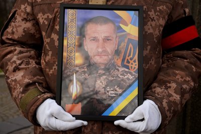 В Ужгороді попрощалися із загиблим військовим Ігорем Козелом