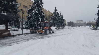 У Житомирі видали понад 250 приписів власникам будівель через неприбраний сніг і лід