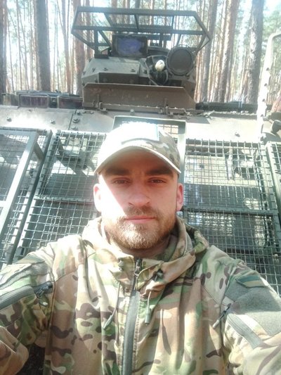 «Шила форму та паяла деталі для дронів». Як мати звільненого з полону оборонця Маріуполя стала військовою «Шила форму та паяла деталі для дронів». Як мати звільненого з полону оборонця Маріуполя стала військовою