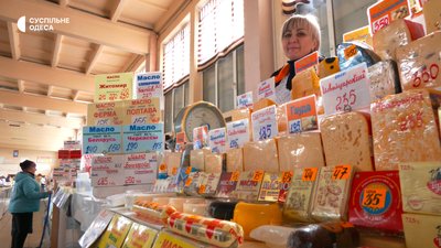 Які ціни на продукти на одеському "Привозі" напередодні Великодня