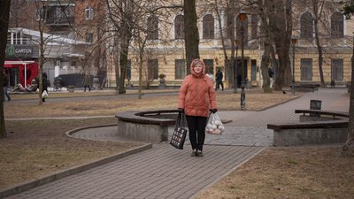"Як не в'язати, коли вони мерзнуть в окопах": як вінницькі волонтерки підтримують оборонців "Як не в'язати, коли вони мерзнуть в окопах": як вінницькі волонтерки підтримують оборонців