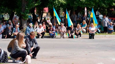Попрощалися з загиблими захисниками на Чернігівщині – Романом Стецюком та В'ячеславом Лободою Попрощалися з загиблими захисниками на Чернігівщині – Романом Стецюком та В'ячеславом Лободою