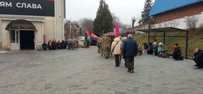 "З Ростова переїхав на Україну і пішов добровільно воювати": у Хмельницькому попрощалися з Володимиром Герасименком "З Ростова переїхав на Україну і пішов добровільно воювати": у Хмельницькому попрощалися з Володимиром Герасименком