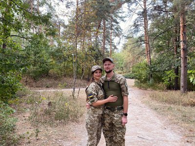 "Мене обміняли": історія подружжя прикордонників, які пережили полон та переїхали до Черкас