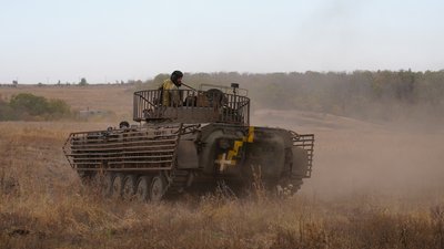 навчання тренування БМП-2 екіпажі військовослужбовці 28-ї ОМБр Донецька область 11 жовтня 2024 рік навчання тренування БМП-2 екіпажі військовослужбовці 28-ї ОМБр Донецька область 11 жовтня 2024 рік