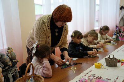 "Самі підказують, як їх одягнути": як черкащанка майструє народні ляльки "Самі підказують, як їх одягнути": як черкащанка майструє народні ляльки
