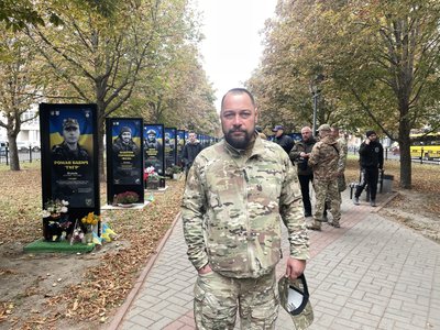 У Полтаві влаштували хвилину мовчання до Дня захисників і захисниць У Полтаві влаштували хвилину мовчання до Дня захисників і захисниць