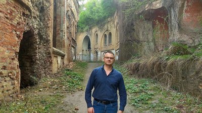 "Я закохався у цю професію": історія вчителя з Рівного, який претендує на премію Верховної Ради "Я закохався у цю професію": історія вчителя з Рівного, який претендує на премію Верховної Ради