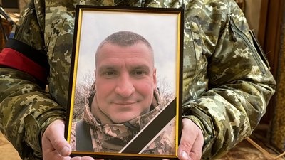 “Прийшов на вихідний відпочити і …загинув”. В Сумах прощались з захисником України Андрієм Шаматріним “Прийшов на вихідний відпочити і …загинув”. В Сумах прощались з захисником України Андрієм Шаматріним