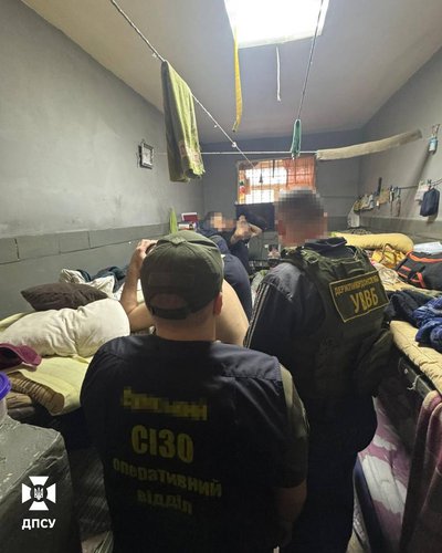 На Сумщині затримали наркоугруповання, яке продавало психотропи і військовим На Сумщині затримали наркоугруповання, яке продавало психотропи і військовим