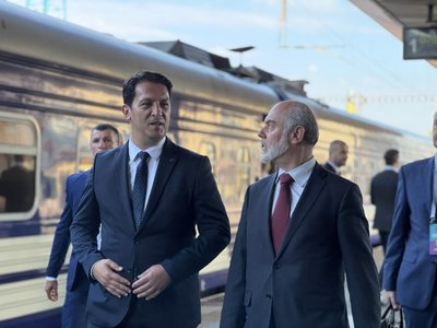Міністр закордонних справ Македонії Нікола Дімітров прибув на залізничний вокзал у Києві зранку 15 липня 2026 року