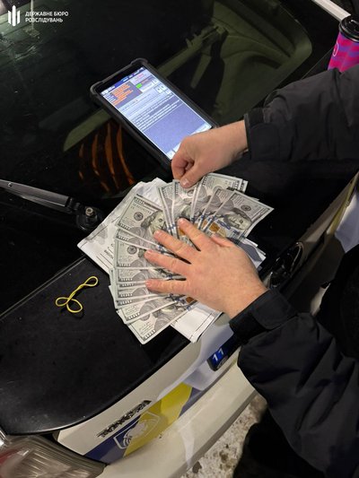 Хабар у 2 тисячі доларів: одеських правоохоронців судитимуть за схему ухилення від ТЦК