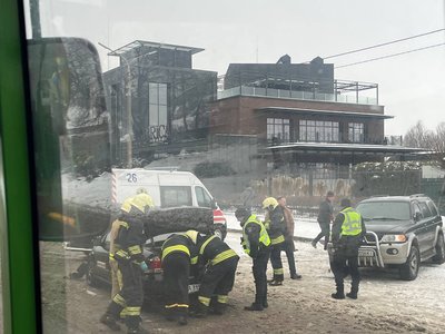 Зіткнулися навчальне авто та позашляховик: внаслідок ДТП в Черкасах отримали травми двоє людей Зіткнулися навчальне авто та позашляховик: внаслідок ДТП в Черкасах отримали травми двоє людей