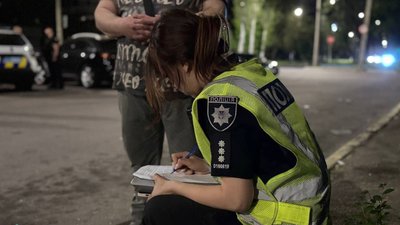 Поранив ножем двох людей: у Черкасах затримали чоловіка Поранив ножем двох людей: у Черкасах затримали чоловіка