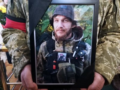 У Луцьку попрощалися з загиблими на Харківщині бійцями Олександром Семенюком та Іваном Кумбровим У Луцьку попрощалися з загиблими на Харківщині бійцями Олександром Семенюком та Іваном Кумбровим