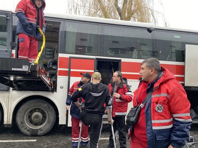 10 грудня на лікування за кордон зі Львівщини переправили 20 військових 10 грудня на лікування за кордон зі Львівщини переправили 20 військових