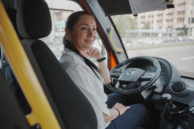 Любов Єрмолаєва, водійка маршрутного автобуса у Харкові Любов Єрмолаєва, водійка маршрутного автобуса у Харкові