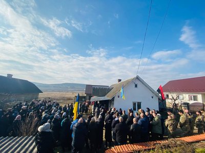 На Тернопільщині попрощалися із захисниками Василем Климковським і Ярославом Малишком На Тернопільщині попрощалися із захисниками Василем Климковським і Ярославом Малишком