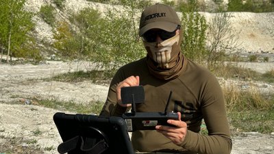 Військовослужбовець 56 окремої мотопіхотної бригади "Ахілл" Донецька область Військовослужбовець 56 окремої мотопіхотної бригади "Ахілл" Донецька область