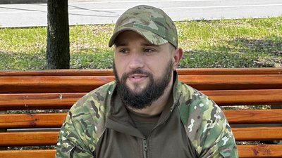 Військовослужбовець 56 ОМПБр "Кіндер" Донецька область Військовослужбовець 56 ОМПБр "Кіндер" Донецька область