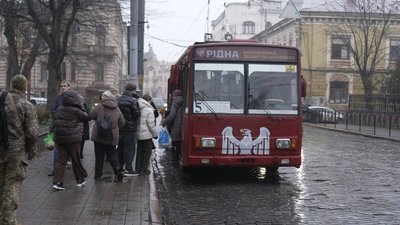 "Водіїв з одного маршруту — на інший": інтервʼю з директором Чернівецького тролейбусного управління Оробцем "Водіїв з одного маршруту — на інший": інтервʼю з директором Чернівецького тролейбусного управління Оробцем