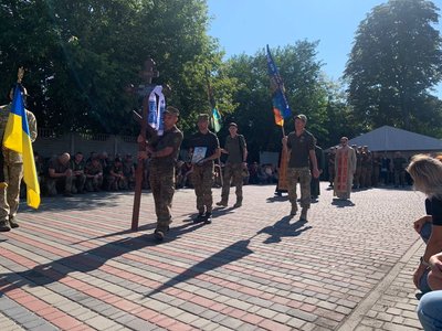 У Черкасах в останню путь провели бійця, який загинув у квітні 2022 року У Черкасах в останню путь провели бійця, який загинув у квітні 2022 року