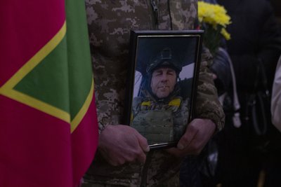 У Луцьку попрощалися з загиблими на Харківщині та Дніпропетровщині Олександром Веремчуком і Костянтином Голубом У Луцьку попрощалися з загиблими на Харківщині та Дніпропетровщині Олександром Веремчуком і Костянтином Голубом