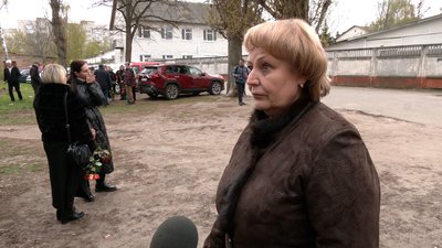 У Чернігові попрощалися з 16-річним Денисом Дубиною, якого вбила РФ У Чернігові попрощалися з 16-річним Денисом Дубиною, якого вбила РФ