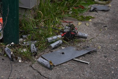 Уламки російського дроном, ймовірно, V2U на АЗС у Салтівському районі Харкова, 1 травня 2026 року Уламки російського дроном, ймовірно, V2U на АЗС у Салтівському районі Харкова, 1 травня 2026 року