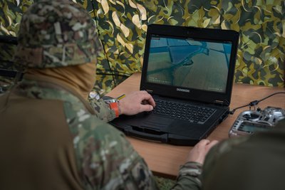 "Лелека" для "Хижаків". Як бійці спецпідрозділу Нацполіції опановували "крила" "Лелека" для "Хижаків". Як бійці спецпідрозділу Нацполіції опановували "крила"
