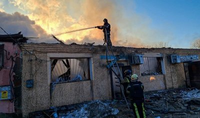 Пожежа в магазині у Хотімлі внаслідок атаки російських БпЛА