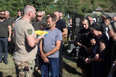 На Закарпатті попрощалися з полеглим військовим Василем Декетом На Закарпатті попрощалися з полеглим військовим Василем Декетом