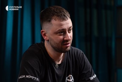 Командир 20-ї окремої бригади безпілотних систем "К-2" Кирило Верес під час інтервʼю Суспільному, Київ, 27 лютого 2026 року Командир 20-ї окремої бригади безпілотних систем "К-2" Кирило Верес під час інтервʼю Суспільному, Київ, 27 лютого 2026 року