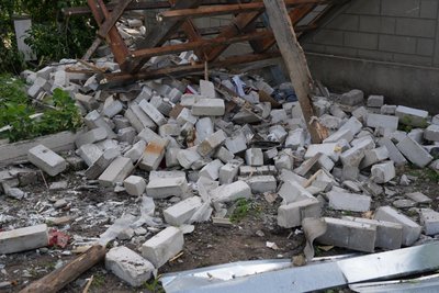 Війська РФ атакували Кам'янське на Дніпропетровщині: пошкоджені приватні будинки Війська РФ атакували Кам'янське на Дніпропетровщині: пошкоджені приватні будинки