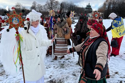 Завершення зимових свят: у столичному Музеї просто неба пройшла "Різдвяна феєрія" Завершення зимових свят: у столичному Музеї просто неба пройшла "Різдвяна феєрія"